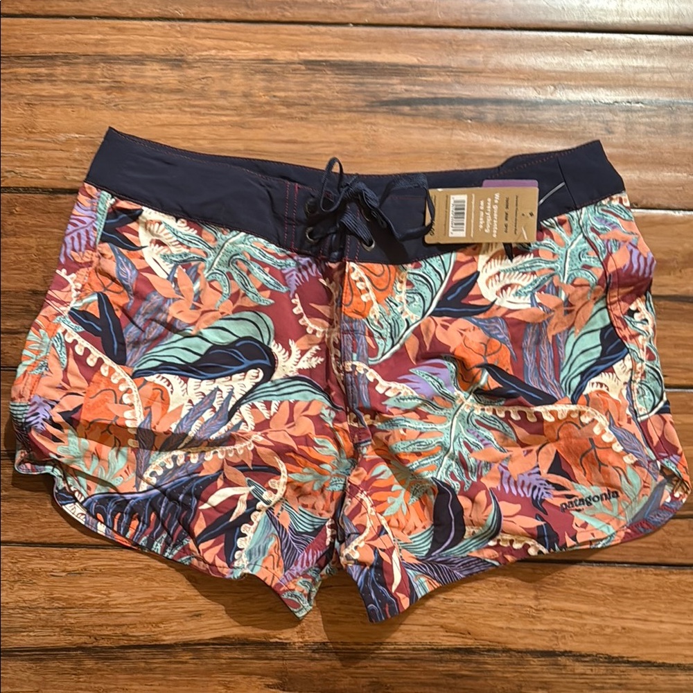 Patagonia Tropical Print Boardshorts in Coral, Teal & Navy, Women’s Size 4,